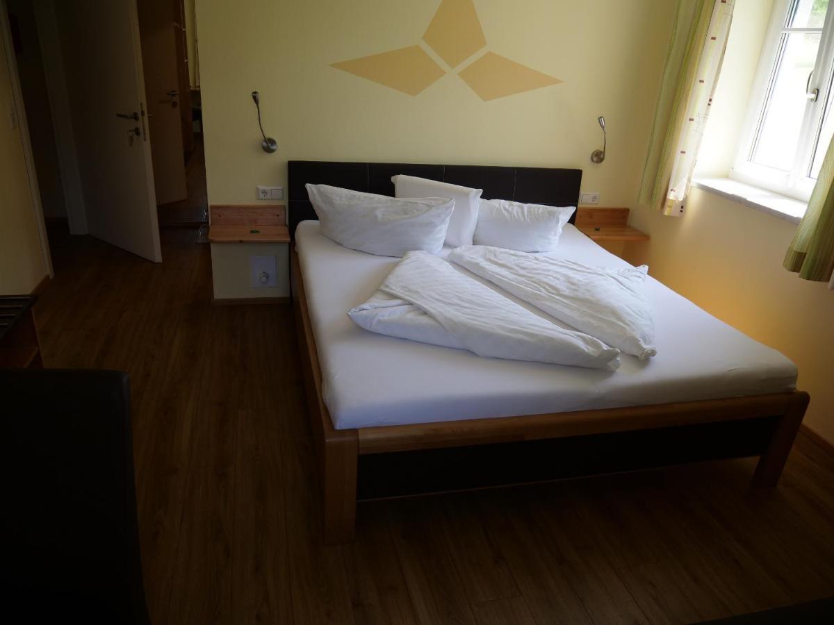 Lugerfarm Hotel เมลค์ ภายนอก รูปภาพ